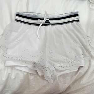 Free People black and white shorts !!!